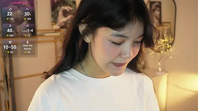 Snapshot of MoiraEger chatting on September 16, 2025, 5:03 pm MoiraEger online show from September 16, 2025, 5:03 pm