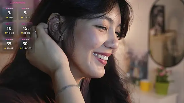 Snapshot of MoiraEger chatting on September 19, 2025, 4:07 pm MoiraEger online show from September 19, 2025, 4:07 pm