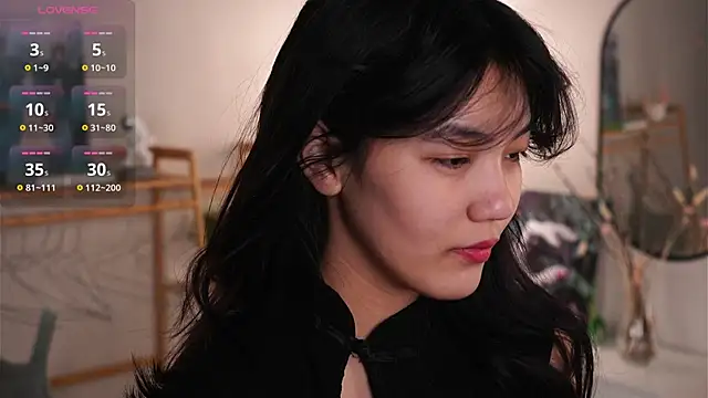 Snapshot of MoiraEger chatting on October 11, 2025, 5:11 pm MoiraEger online show from October 11, 2025, 5:11 pm