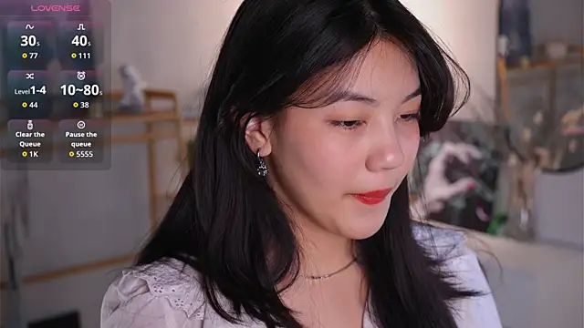 Snapshot of MoiraEger chatting on October 24, 2025, 5:53 pm MoiraEger online show from October 24, 2025, 5:53 pm