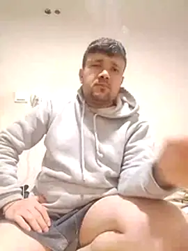 nihattttttttttttttt online show from February 16, 2026, 6:15 pm