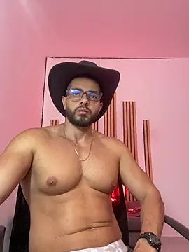 Snapshot of magnumchris chatting on April 20, 2026, 7:26 pm magnumchris online show from April 20, 2026, 7:26 pm