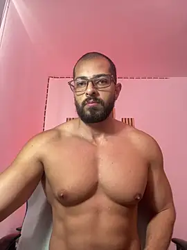 Snapshot of magnumchris chatting on May 6, 2026, 2:33 pm magnumchris online show from May 6, 2026, 2:33 pm