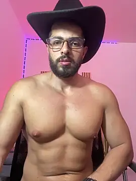 Snapshot of magnumchris chatting on May 7, 2026, 2:39 am magnumchris online show from May 7, 2026, 2:39 am