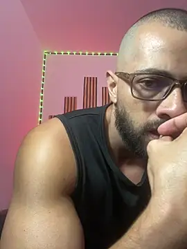 Snapshot of magnumchris chatting on May 10, 2026, 12:16 am magnumchris online show from May 10, 2026, 12:16 am