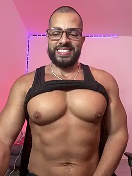 Snapshot of magnumchris chatting on May 28, 2026, 11:02 pm magnumchris online show from May 28, 2026, 11:02 pm