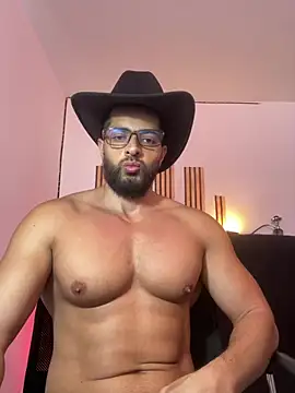 Snapshot of magnumchris chatting on June 14, 2026, 7:49 pm magnumchris online show from June 14, 2026, 7:49 pm