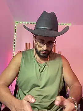 Snapshot of magnumchris chatting on June 20, 2026, 8:22 pm magnumchris online show from June 20, 2026, 8:22 pm