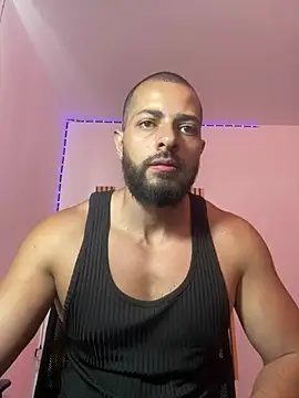 Snapshot of magnumchris chatting on July 9, 2026, 6:01 pm magnumchris online show from July 9, 2026, 6:01 pm
