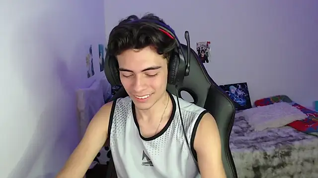 Snapshot of Rimuru17 chatting on February 15, 2026, 3:47 am Rimuru17 online show from February 15, 2026, 3:47 am