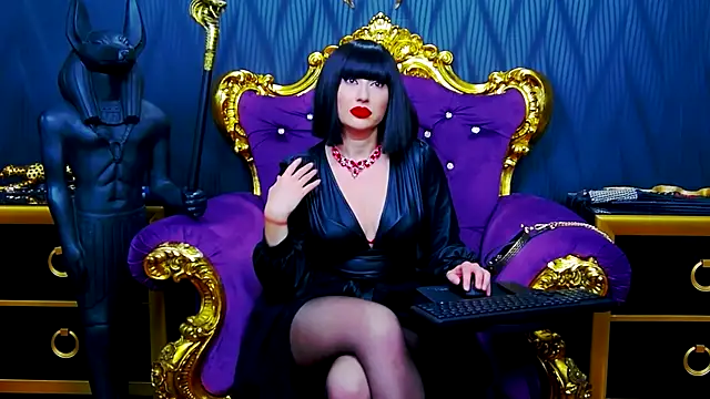 LaraMaeve online show from December 4, 2025, 6:12 am