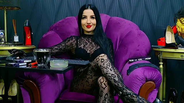 Snapshot of VivianReeve chatting on June 15, 2026, 12:18 pm VivianReeve online show from June 15, 2026, 12:18 pm