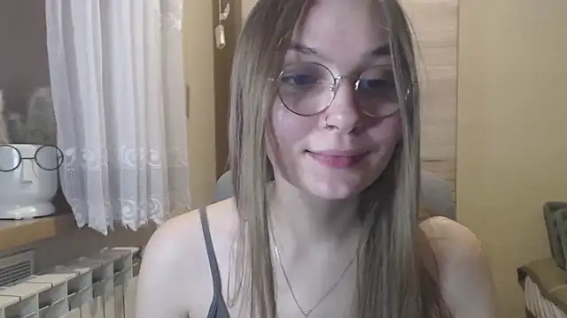 LooveELLYx online show from December 27, 2024, 6:10 pm