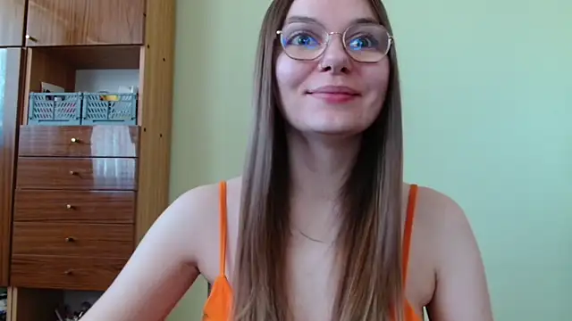 LooveELLYx online show from May 28, 2026, 6:32 am