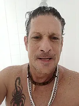 Snapshot of redonfire chatting on January 15, 2026, 1:37 pm redonfire online show from January 15, 2026, 1:37 pm