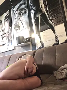 Ich-eben123 online show from October 21, 2025, 8:15 am