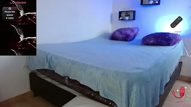 Pamela 28 online show from November 10, 2025, 9:36 pm