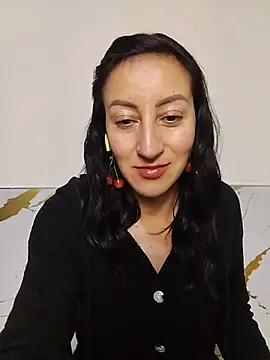 Snapshot of Oriana111 chatting on May 12, 2026, 1:14 am Oriana111 online show from May 12, 2026, 1:14 am