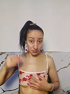 Snapshot of Oriana111 chatting on May 15, 2026, 12:12 pm Oriana111 online show from May 15, 2026, 12:12 pm