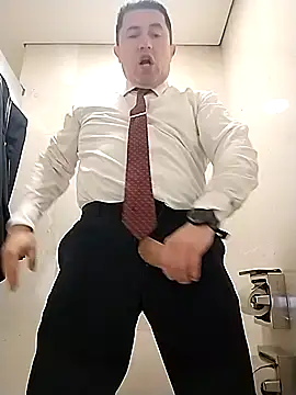 Snapshot of BigCristh79 chatting on February 8, 2026, 1:36 pm BigCristh79 online show from February 8, 2026, 1:36 pm