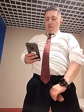 Snapshot of BigCristh79 chatting on February 15, 2026, 4:20 am BigCristh79 online show from February 15, 2026, 4:20 am