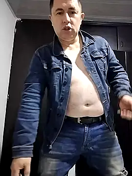 Snapshot of BigCristh79 chatting on February 16, 2026, 7:32 pm BigCristh79 online show from February 16, 2026, 7:32 pm