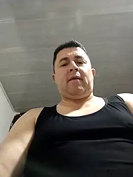 Snapshot of BigCristh79 chatting on February 18, 2026, 1:51 pm BigCristh79 online show from February 18, 2026, 1:51 pm