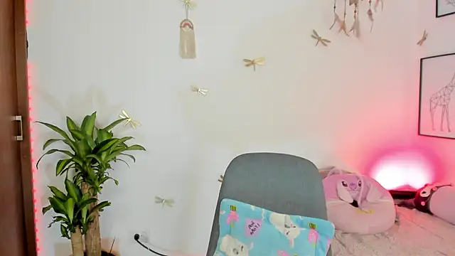 Snapshot of princessluna_19 chatting on February 5, 2026, 9:41 pm princessluna 19 online show from February 5, 2026, 9:41 pm