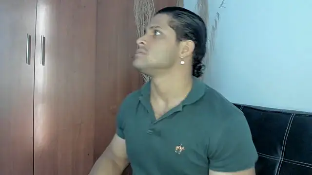 Evansdark1 online show from December 3, 2025, 9:46 pm