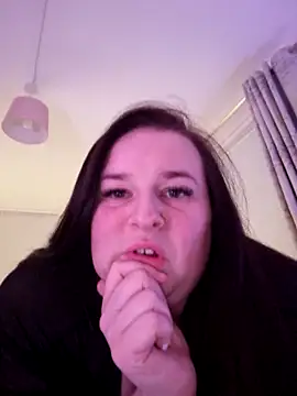 Snapshot of Curvaceouscarla chatting on January 6, 2026, 9:18 pm Curvaceouscarla online show from January 6, 2026, 9:18 pm
