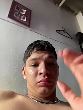 RobinLenoxx online show from October 23, 2025, 4:50 pm