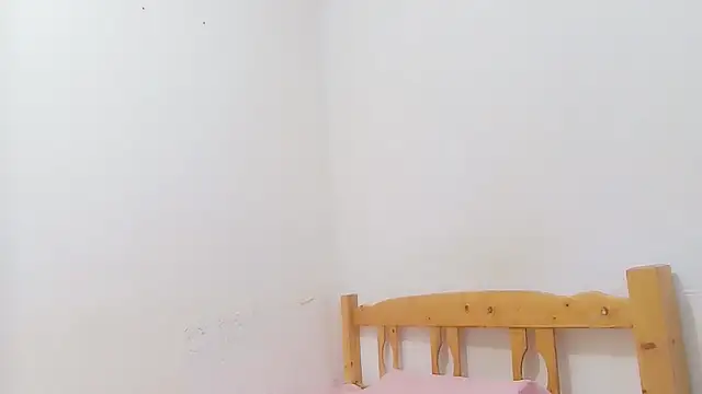 yueeraijj88 online show from November 30, 2025, 5:44 am