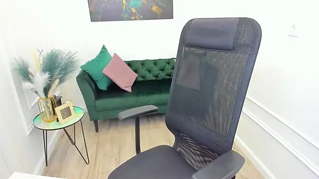 Snapshot of MariaRobinsone chatting on April 3, 2026, 11:30 am MariaRobinsone online show from April 3, 2026, 11:30 am