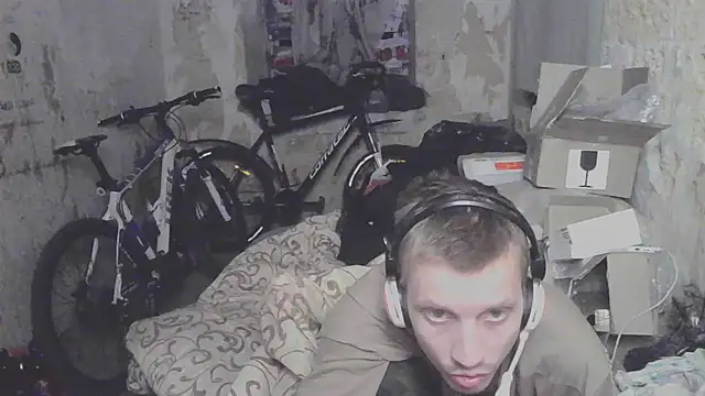 makarov1993 online show from September 27, 2025, 11:32 pm