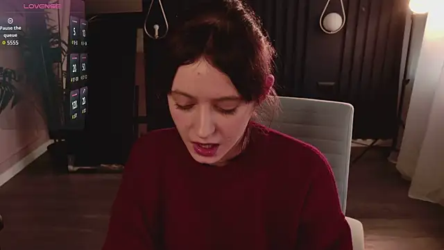 Snapshot of chloe_dreammm chatting on January 12, 2026, 12:21 pm chloe dreammm online show from January 12, 2026, 12:21 pm