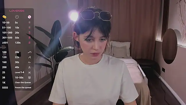 Snapshot of chloe_dreammm chatting on February 10, 2026, 12:09 pm chloe dreammm online show from February 10, 2026, 12:09 pm