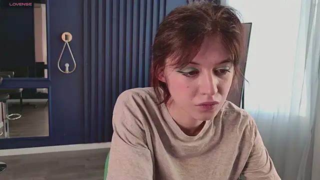 Snapshot of chloe_dreammm chatting on February 21, 2026, 12:17 pm chloe dreammm online show from February 21, 2026, 12:17 pm