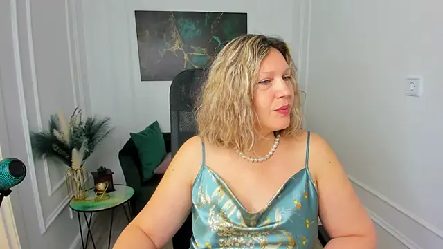 Snapshot of NinaStarle chatting on April 26, 2026, 4:21 am NinaStarle online show from April 26, 2026, 4:21 am