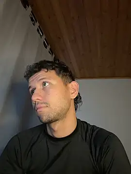 Snapshot of Michaell_Spinelly chatting on October 22, 2025, 7:24 pm Michaell Spinelly online show from October 22, 2025, 7:24 pm