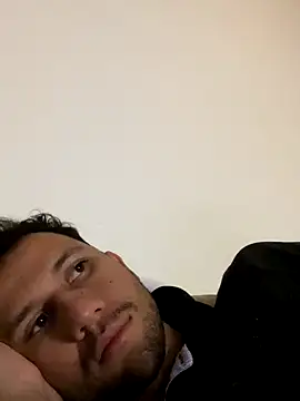 Snapshot of Michaell_Spinelly chatting on October 26, 2025, 2:28 am Michaell Spinelly online show from October 26, 2025, 2:28 am