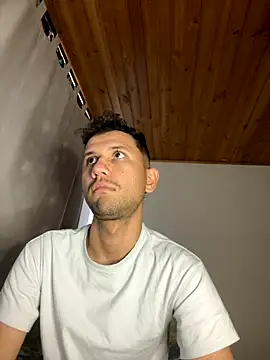 Snapshot of Michaell_Spinelly chatting on November 6, 2025, 5:14 pm Michaell Spinelly online show from November 6, 2025, 5:14 pm