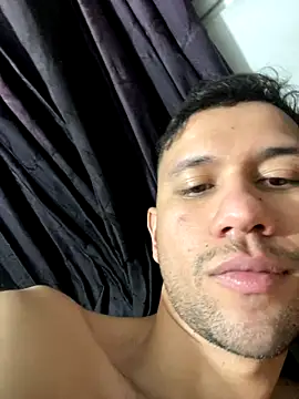 Snapshot of Michaell_Spinelly chatting on November 7, 2025, 9:04 pm Michaell Spinelly online show from November 7, 2025, 9:04 pm