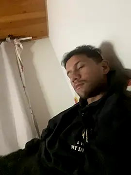 Snapshot of Michaell_Spinelly chatting on November 29, 2025, 1:08 am Michaell Spinelly online show from November 29, 2025, 1:08 am