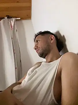 Snapshot of Michaell_Spinelly chatting on December 14, 2025, 2:39 am Michaell Spinelly online show from December 14, 2025, 2:39 am