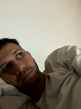 Snapshot of Michaell_Spinelly chatting on December 17, 2025, 2:39 am Michaell Spinelly online show from December 17, 2025, 2:39 am