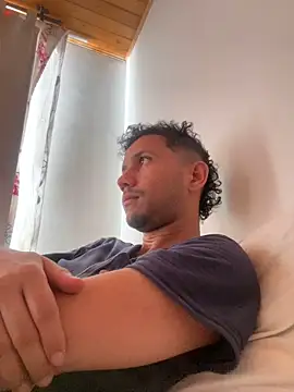 Snapshot of Michaell_Spinelly chatting on December 19, 2025, 3:52 pm Michaell Spinelly online show from December 19, 2025, 3:52 pm