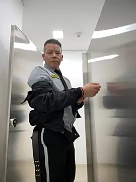 Manu0586 online show from September 11, 2025, 7:41 am