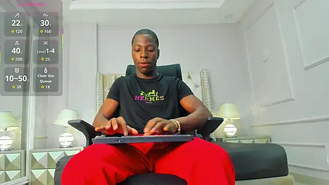 CharlesBrown  online show from September 18, 2025, 1:46 pm