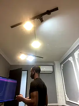 Snapshot of CharlesBrown_ chatting on December 17, 2025, 11:27 am CharlesBrown online show from December 17, 2025, 11:27 am