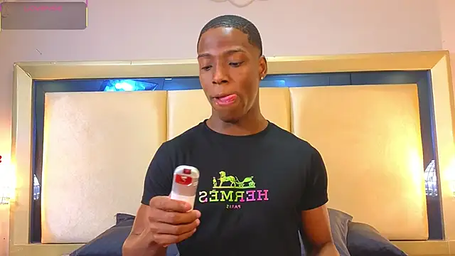 Snapshot of CharlesBrown_ chatting on February 8, 2026, 12:25 am CharlesBrown online show from February 8, 2026, 12:25 am